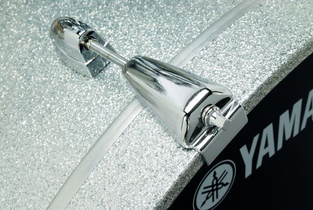 blank The lugs are sleek with a bullet-style.